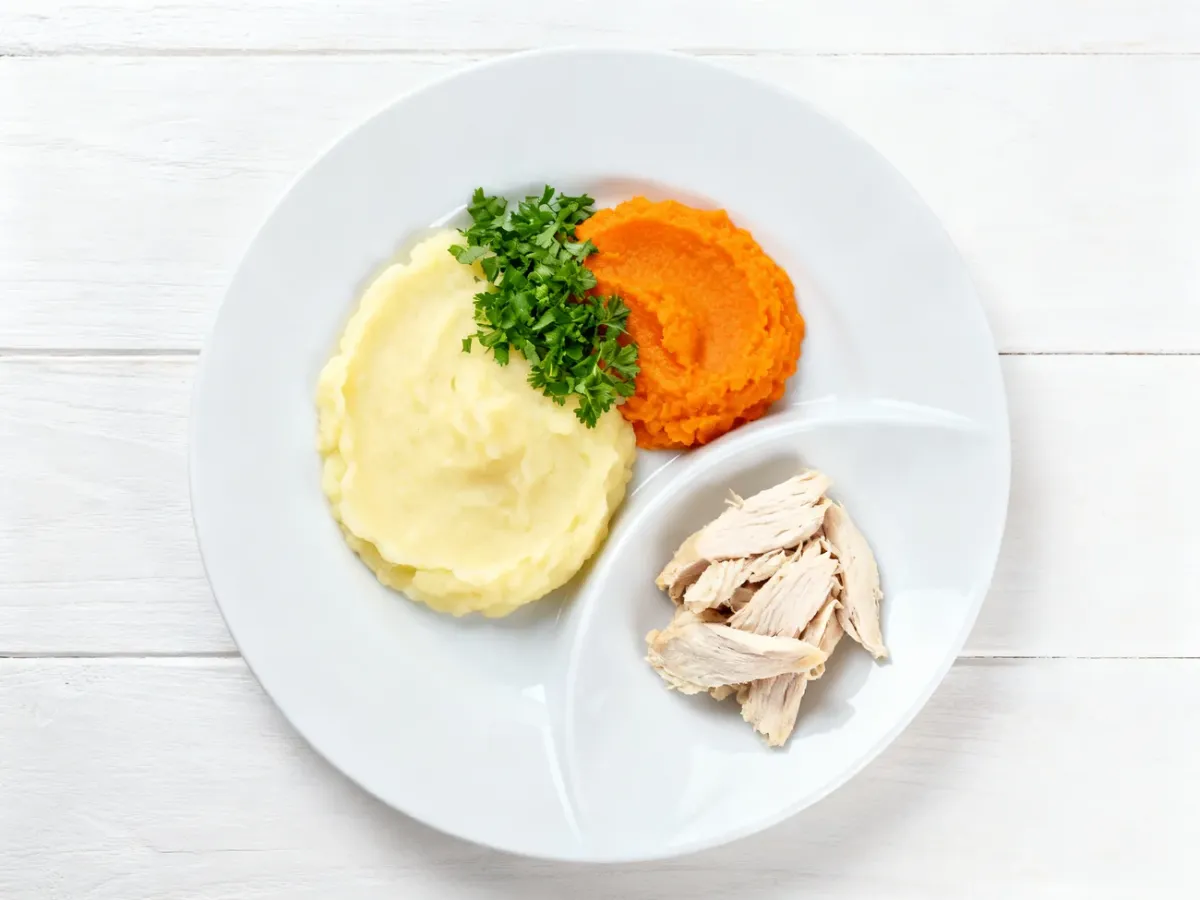 Lekkostrawne puree z warzywami i delikatnym dodatkiem białkowym